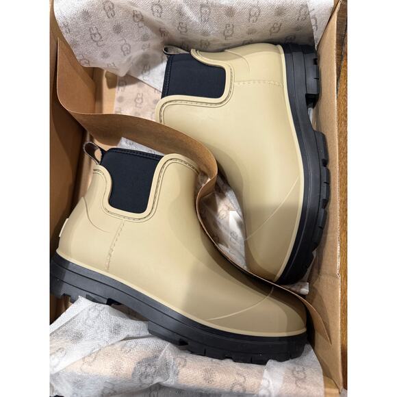 UGG Droplet rubber Chelsea boots Taupe Beige Rain Boots Size - Picture 4 of 6